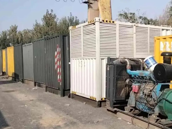 平利200KW柴油发电机机组每小时油耗是多少？
