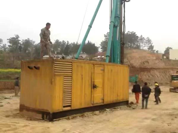 平利如何判断水冷式机油散热器密封件是否需要更换？